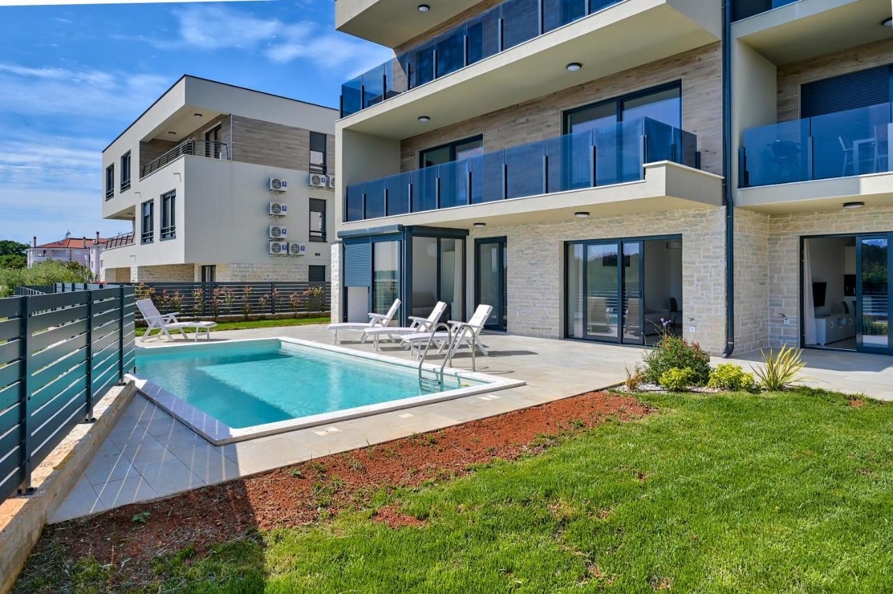 Silver Medulin Exterior photo